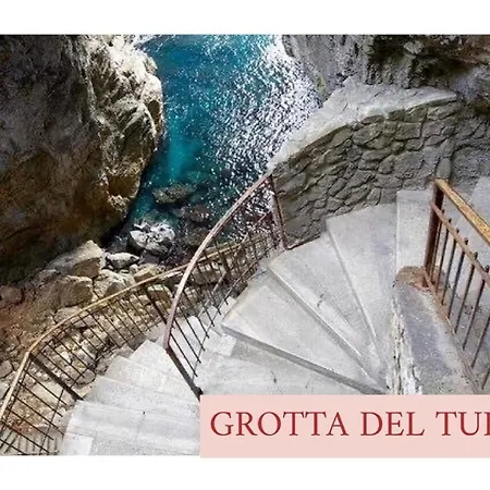 Gaeta, La Loggia * Gaeta