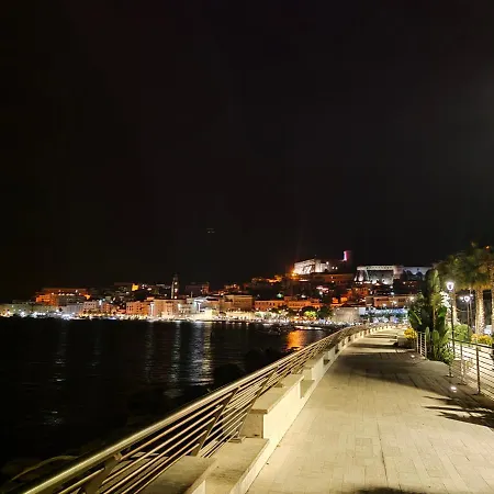 Gaeta, La Loggia Nocleg ze śniadaniem