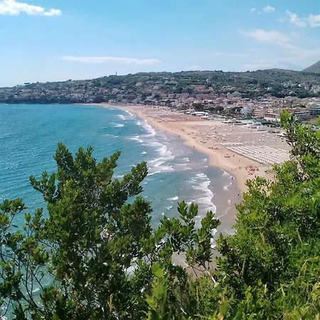 Gaeta, La Loggia 3*