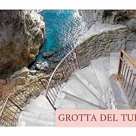 לינה וארוחת בוקר Gaeta, La Loggia